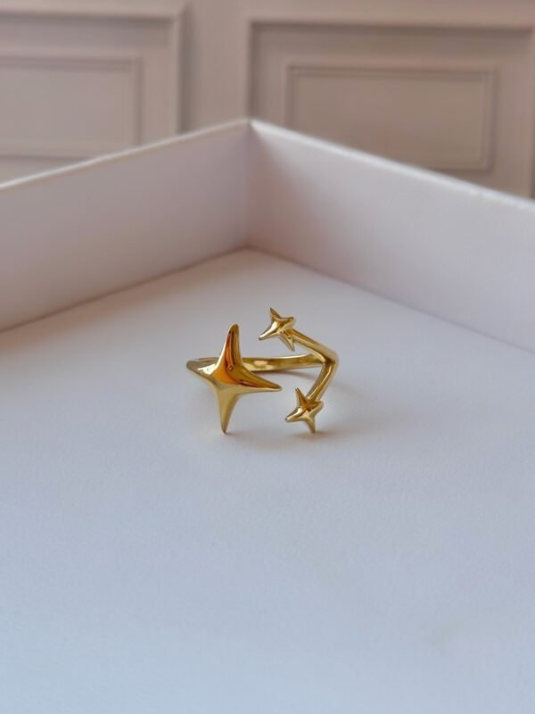 Anillo tres destellos