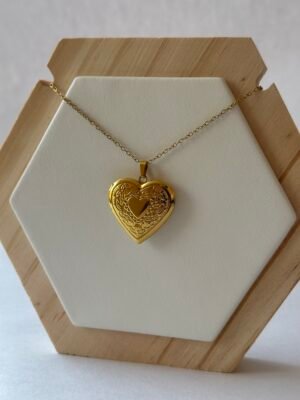 Relicario corazón ramas